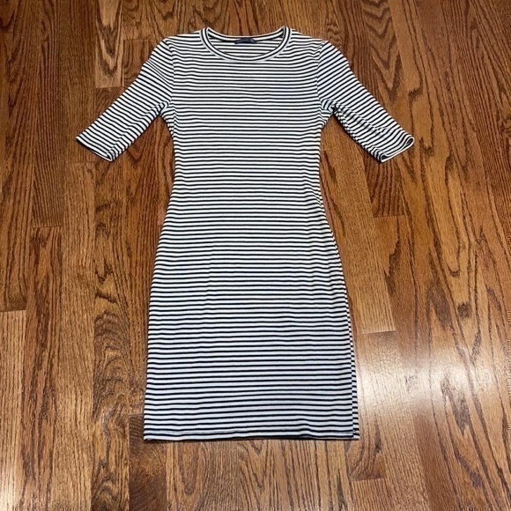 BUNDLE DRESSES Deal - 10 Fun Dresses - Picture 6 of 10